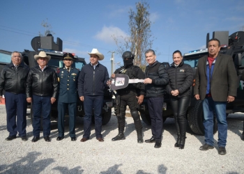 Entregan en Monclova equipo, armamento y unidades tácticas
