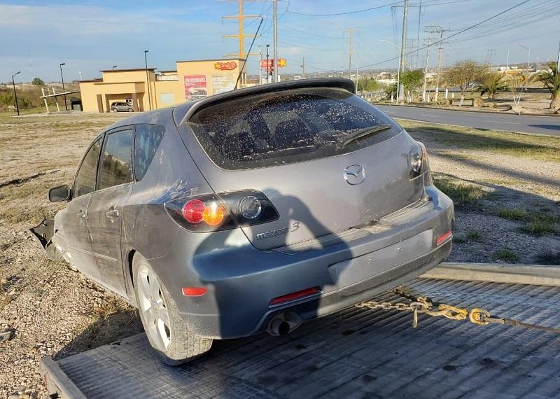 Vuelca policía investigador sobre transitado libramiento