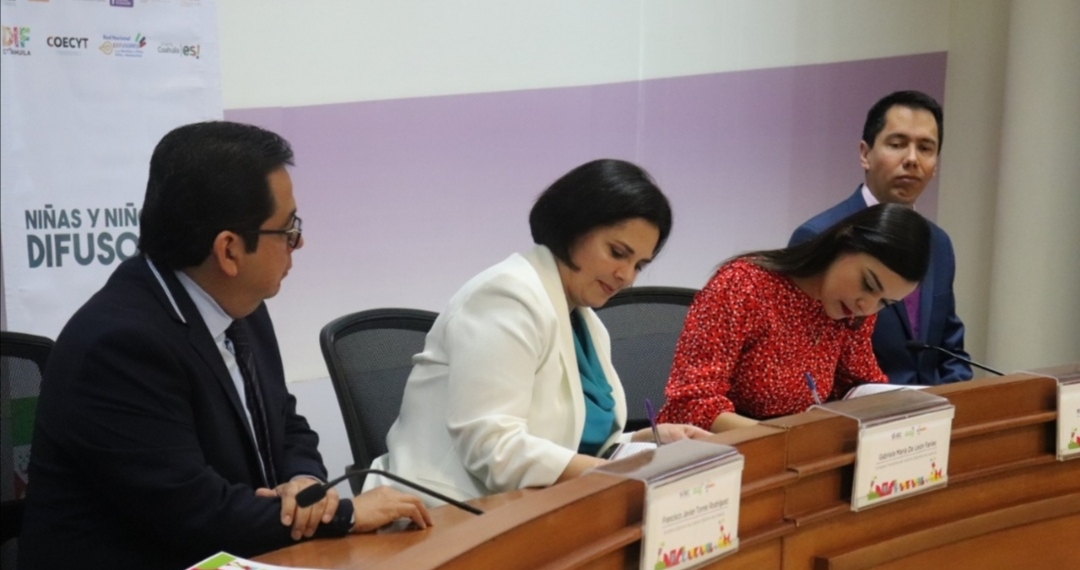 Firman convenio IEC y Pronnif