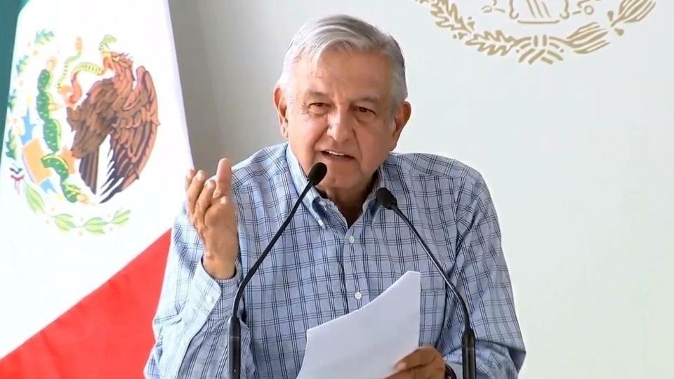 AMLO acusa de ‘metidos’ a conservadores en paro feminista