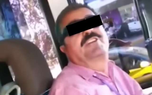 ‘No pueden irse besando’, dice chofer a pareja gay y los baja de la combi
