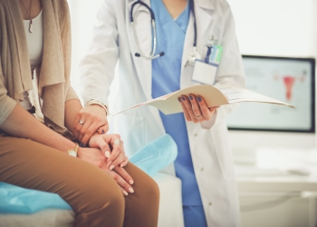 Buscan prohibir ‘exámenes de virginidad’ en California