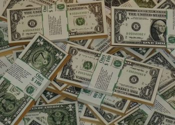 Dólar cerca de los 20 pesos ante primer caso de COVID-19 en México