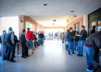 Realizan primera feria del empleo del 2020