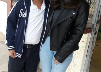 Maestra ayudó a alumno en concurso luego de que compañeras lo rechazaran