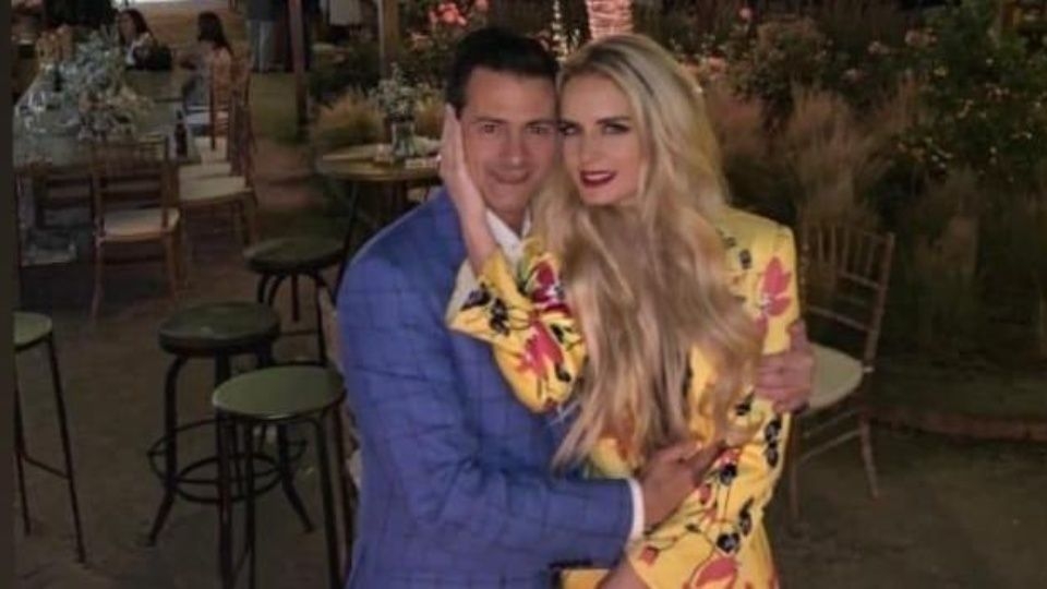 Tania Ruiz dedica foto con alentador mensaje a EPN tras escándalos