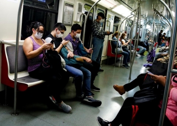 Población vulnerable podrá ausentarse del trabajo con goce de sueldo: DOF