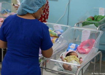 Mujer embarazada con COVID-19 dio a luz a bebé sano en Honduras