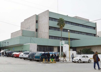 Que se vaya el director  tras contagio masivo