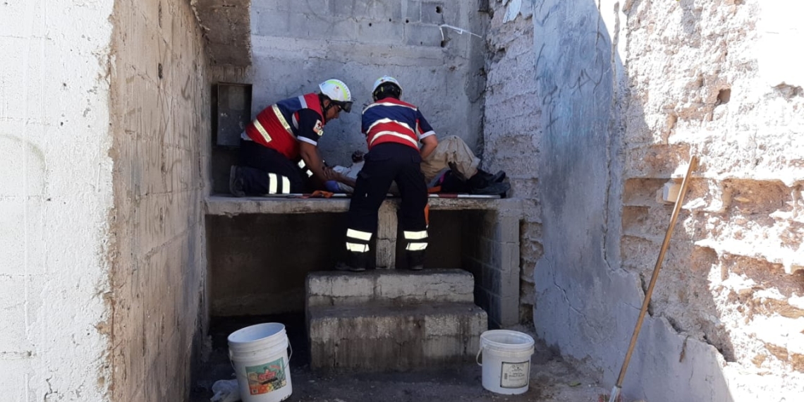 Cae de 2 metros y resulta lesionado