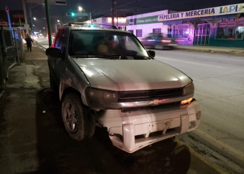 Chocan mujeres en avenida principal