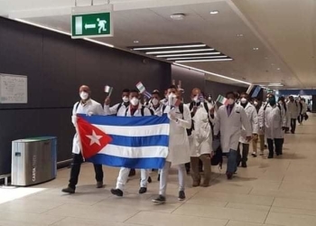 Médicos cubanos llegan a Italia: ‘Vamos con el espíritu de cooperar’