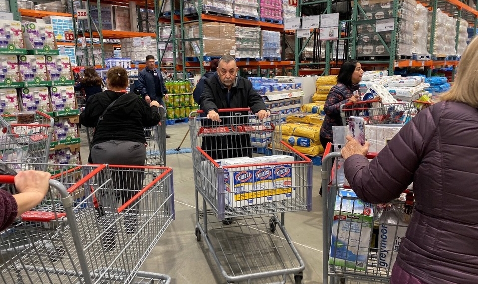 Tiendas de San Antonio modifican horarios para abastecerse tras compras de pánico por coronavirus