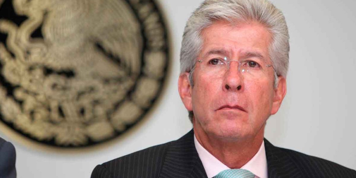 Gerardo Ruiz Esparza sufre infarto cerebral