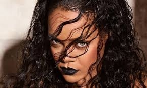 Rihanna estrenando su nuevo sencillo “Believe It”