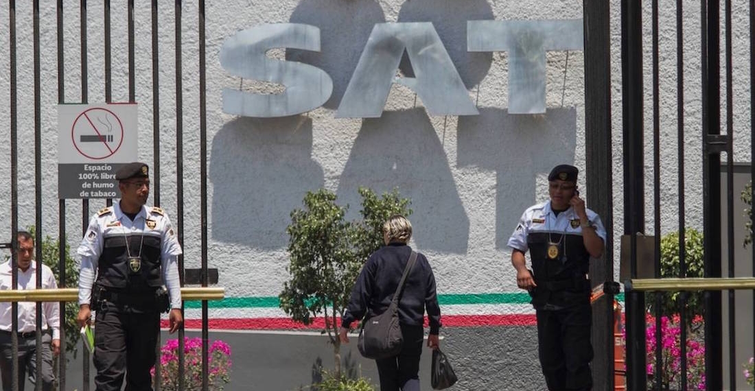 SAT recuerda a contribuyentes pagar sus impuestos, en medio de la contingencia