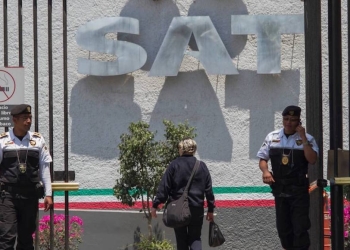 SAT recuerda a contribuyentes pagar sus impuestos, en medio de la contingencia