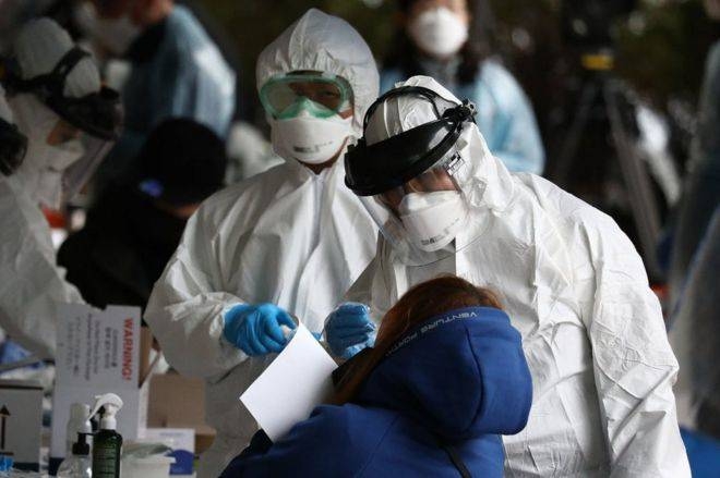Reporta Corea del Sur que pacientes recuperados de Covid-19 dieron positivo otra vez
