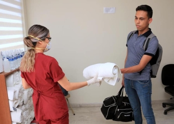 Desalojan a enfermero del departamento que rentaba por temor a coronavirus