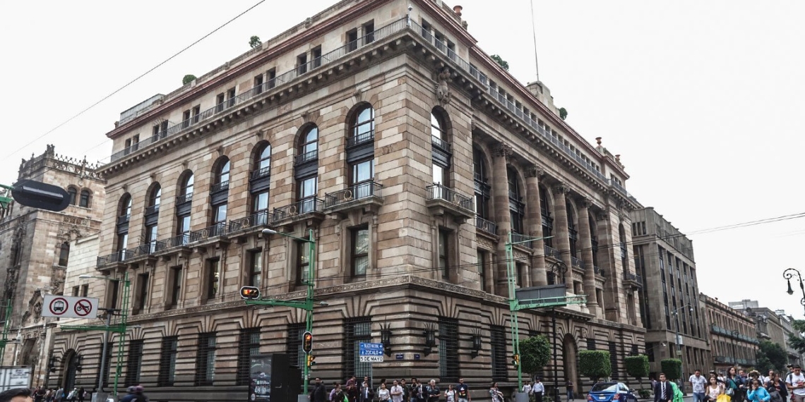 Banxico baja su tasa de interés a 6%