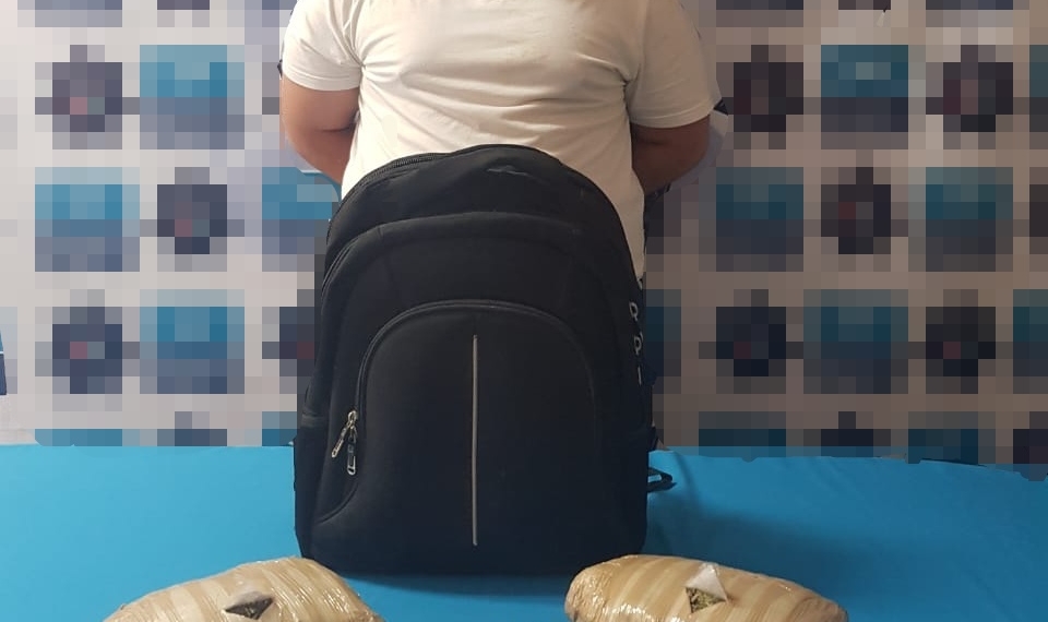 Detienen a joven con tres kilos de marihuana