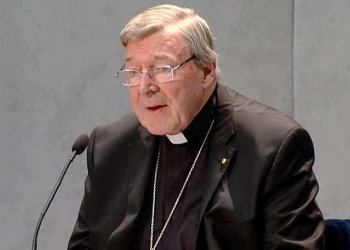 Absuelve Corte a ex tesorero de Vaticano acusado de abuso de menores