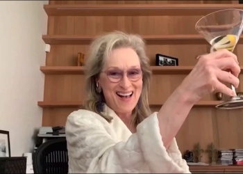 Meryl Streep se hace viral por ‘emborracharse’ con sus amigas en la cuarentena