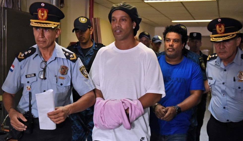 Juez de Paraguay concede prisión domiciliaria a Ronaldinho