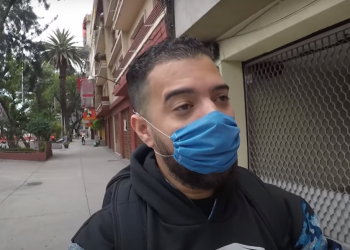 Youtuber con coronavirus ignora medidas y sale a comprar pizza en la CDMX