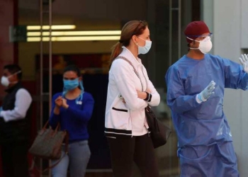 Habrá contratación inmediata de médicos y enfermeras por COVID-19