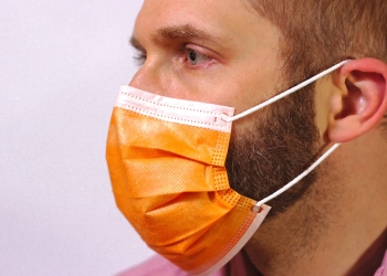 ¿Tener barba aumenta el riesgo de COVID-19? Esto dicen los expertos