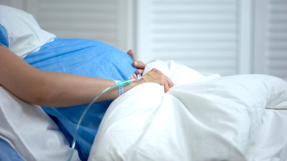 Mujer de 25 años con COVID-19 muere tras dar a luz en Chihuahua