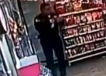 Policía roba en tienda y esconde artículos en su uniforme en Tlalpan