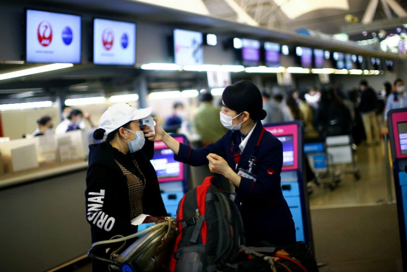 Japón extiende restricciones de entrada a nacionales de 14 países