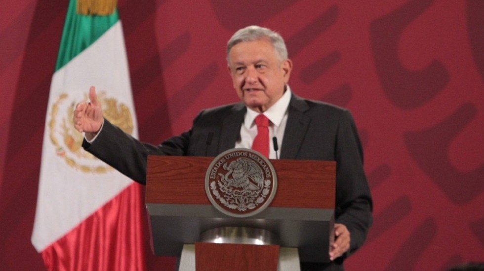 Pese a caída en precios de petróleo, AMLO seguirá con plan de refinación