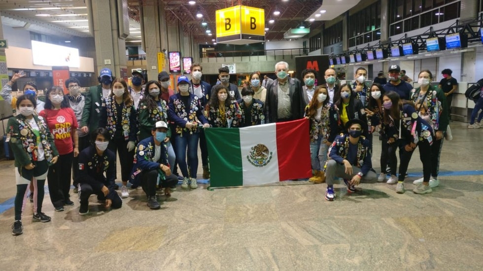Regresan al país 91 mexicanos varados en Brasil por COVID-19