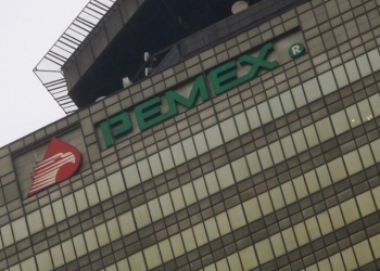 Pemex retira a 5 mil trabajadores de sus plataformas para reducir propagación de COVID-19