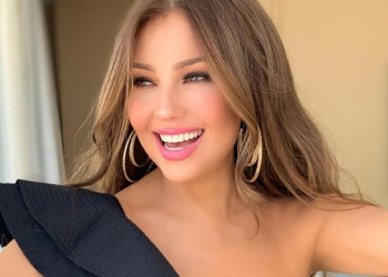 Thalía hace el Pillow Challenge al ritmo de “Piel Morena”