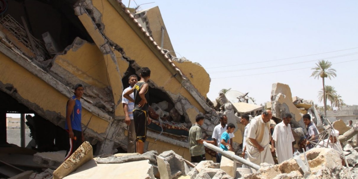 Mueren 7 personas, incluido un niño de 5 años, en bombardeo a refugio para desplazados en Libia