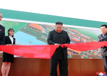 Corea del Norte publica fotos de Kim Jong Un y desmiente muerte