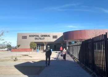 Se envenenan con aguas locas; uno muere