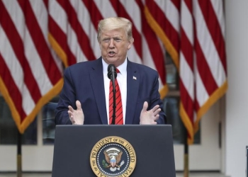 Donald Trump ordena a iglesias reabrir al considerarlos esenciales