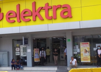 Banco Azteca y Elektra se niegan a cerrar; han puesto 4 amparos
