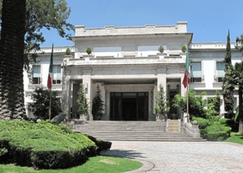Alojarán a médicos y enfermeras que atienden casos de COVID-19 en Los Pinos