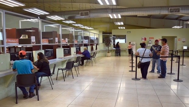 Más de 30 mil contribuyentes han cumplido con sus derechos vehiculares