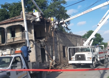 Inician trabajos para demoler antigua funeraria