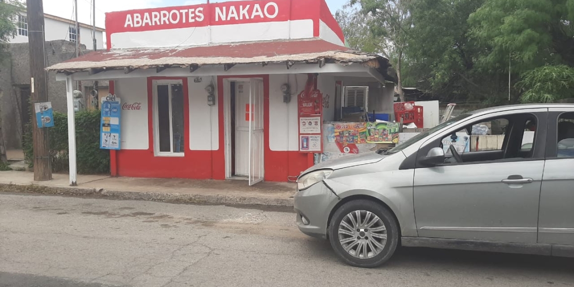 Cuchillo en mano atracan tienda de abarrotes