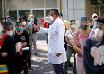 Sube a nueve mil 44 número de muertos por coronavirus en México