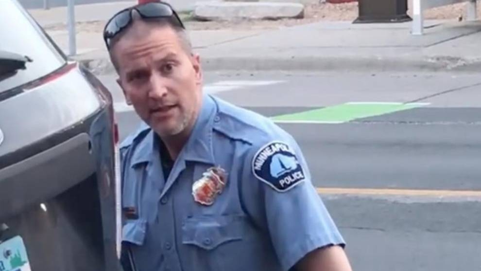 Detienen a policía que causó la muerte del afroamericano George Floyd