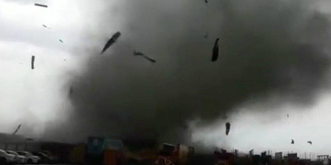 Impresionante y enorme torbellino mata a una mujer en Nuevo León
